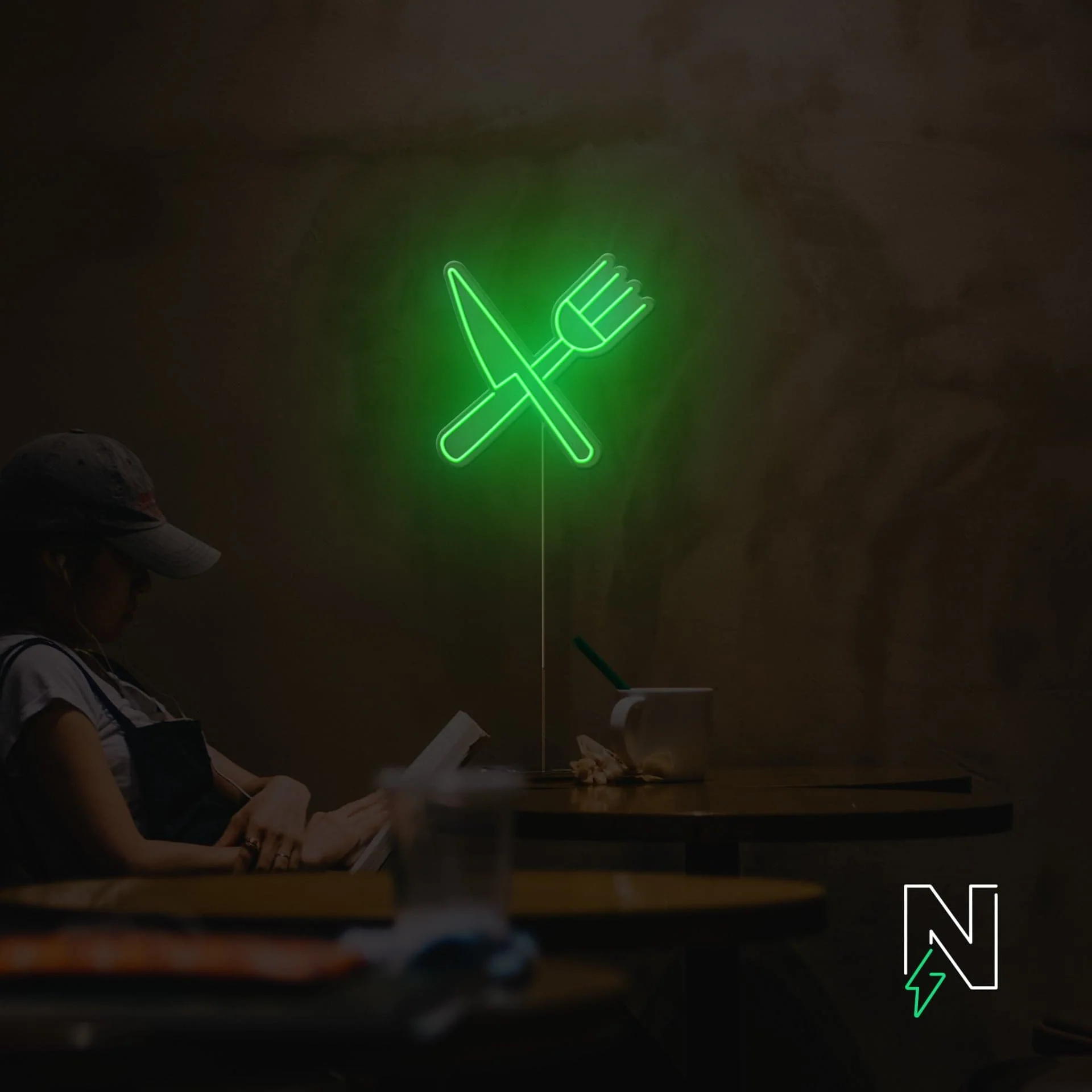 Cutlery Neon Sign - Image 3